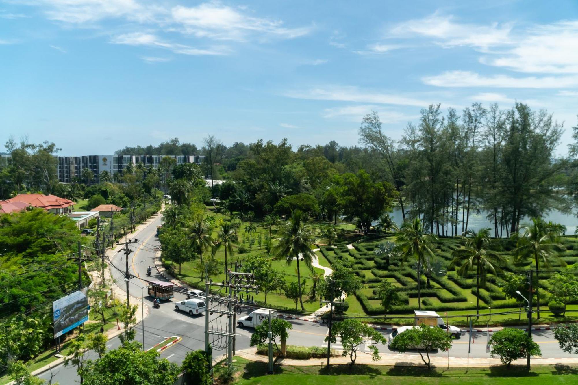 Skypark Apartments By Laguna Phuket バンタオビーチ エクステリア 写真