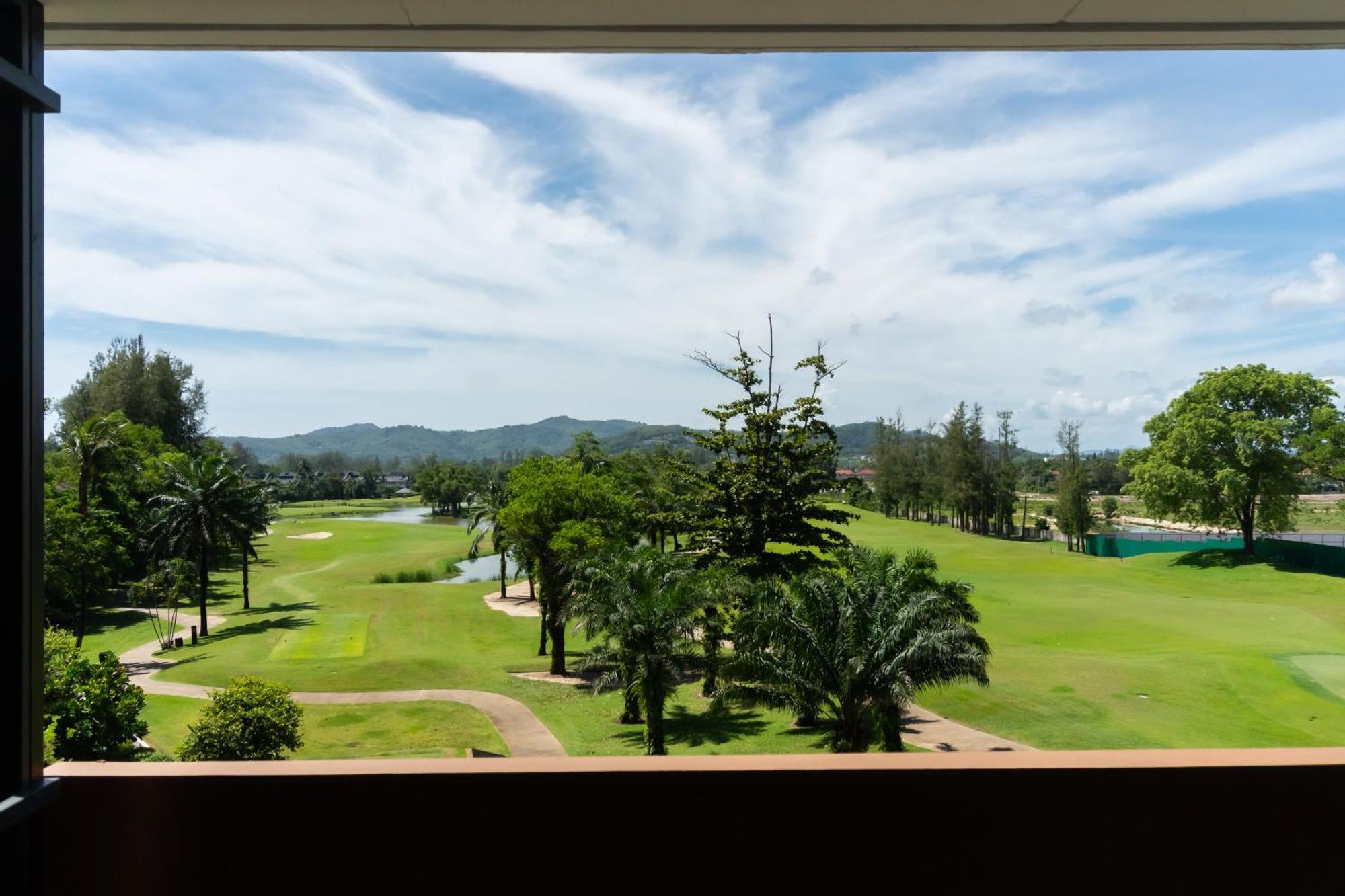 Skypark Apartments By Laguna Phuket バンタオビーチ エクステリア 写真